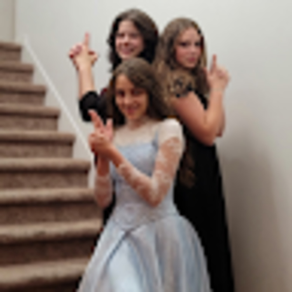 Meet your Posher, Lily